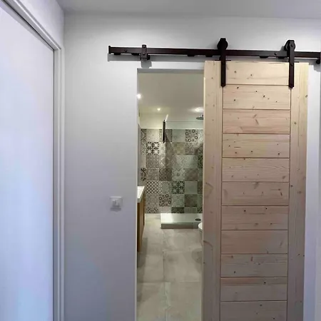 En Face De La Apartman