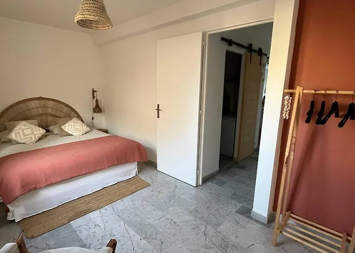 En Face De La Διαμέρισμα